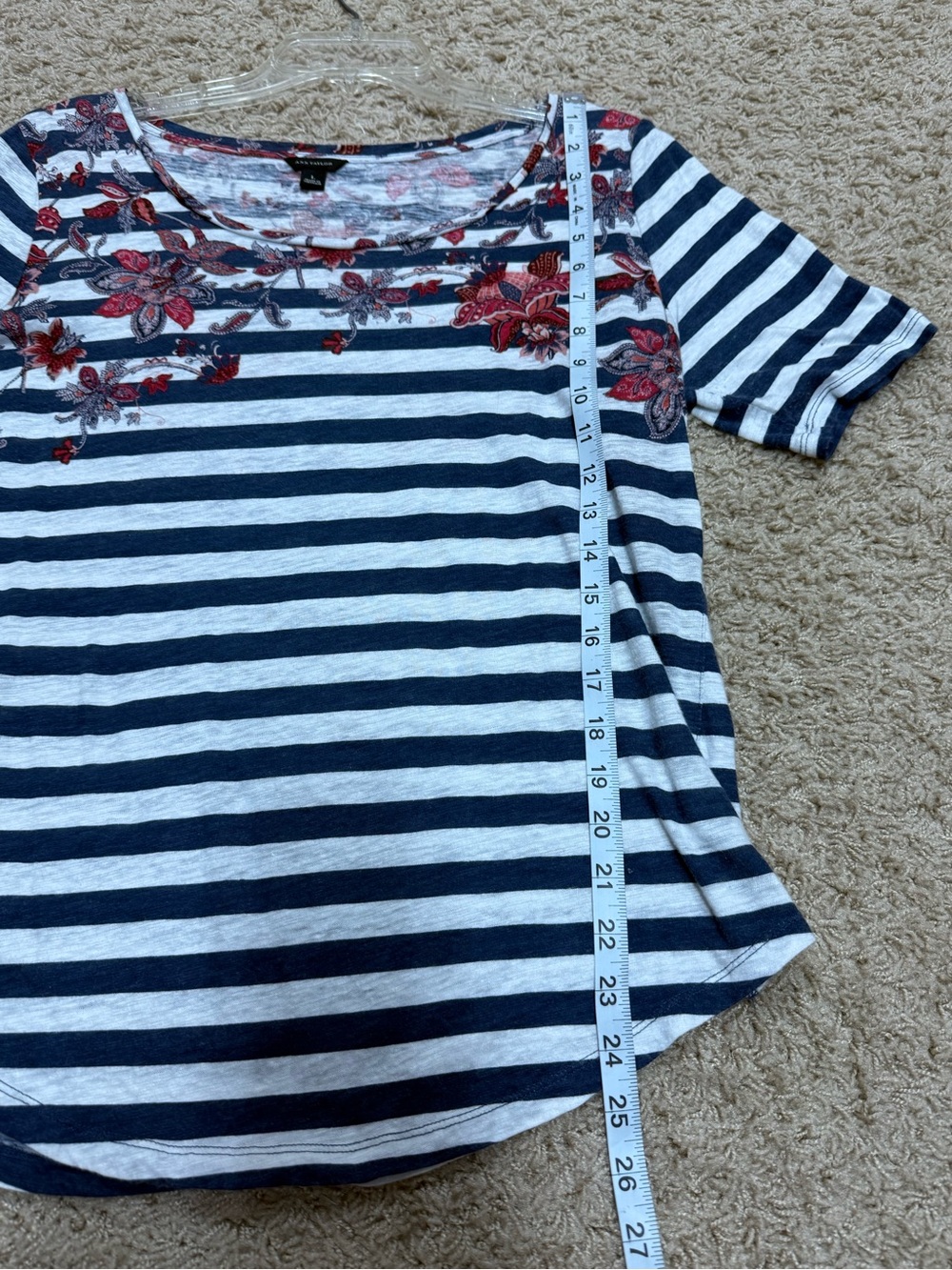 Ladies Ann Taylor, lightweight floral striped top size large - Picture 3 of 4